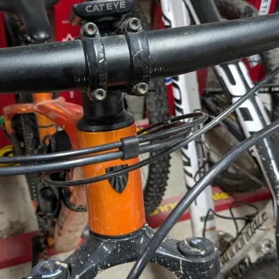 Kẹp Dây Phanh và Dây Đề