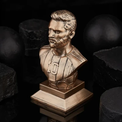 Tượng Lưu Niệm Messi Đứng Cùng Bóng - Mô Hình 3D