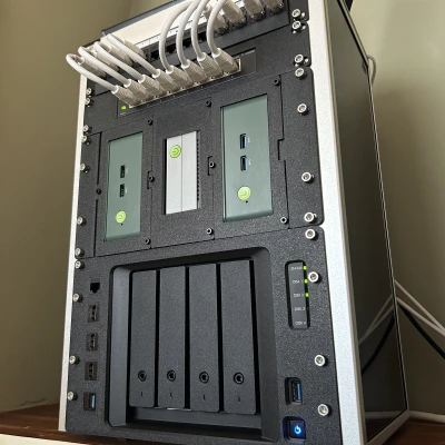 Tấm Mặt Trước Synology DS920+ Cho DeskPi Rackmate T1