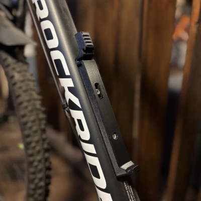 Giá đỡ bia gắn nhanh cho xe đạp