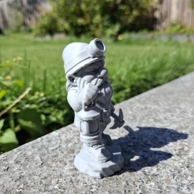 Anh Thợ Mỏ Gnome – Đèn Lồng Của Vực Sâu