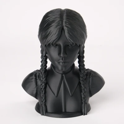 Chân đế tai nghe theo phong cách Wednesday Addams