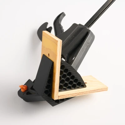 Tấm đệm góc cho kẹp - Kẹp hiệu Action (43 x 30 mm)