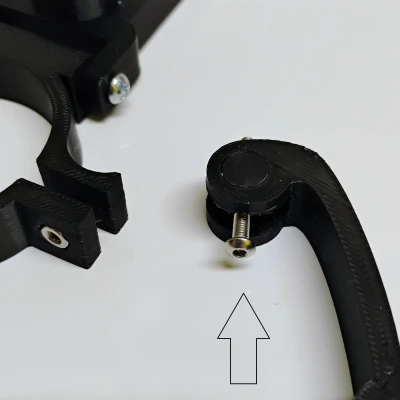 Cần gạt chai nước giặt cho người hạn chế vận động tay