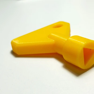 Chìa Khoá Tam Giác Mở Tủ Điện