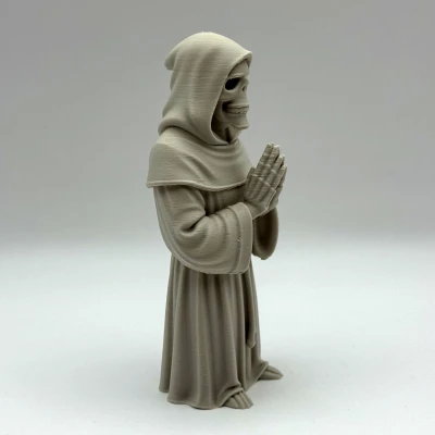 Tượng Sư Phụ Bộ Xương U Ám