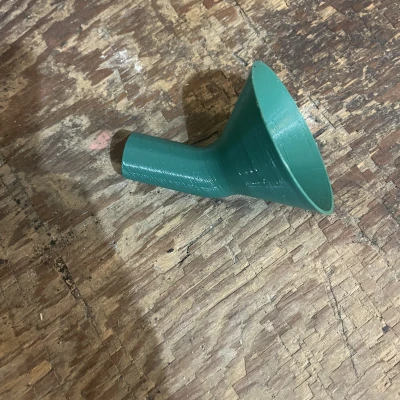 Phễu Nghiêng Để Đổ Nhớt Cho Máy Cắt Cỏ