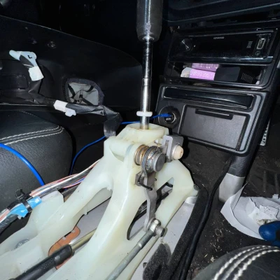 Sửa chữa cần số bị rung lắc cho Toyota MR2 ZZW30