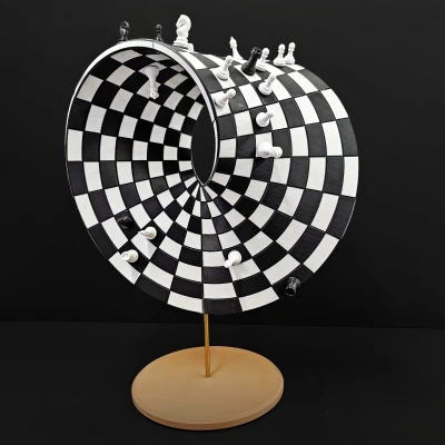 Bàn Cờ Vua Dải Mobius