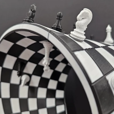 Bàn Cờ Vua Dải Mobius