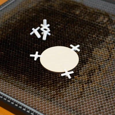 Chốt Giữ Mặt Bàn Laser Dạng Thấp - Tổ Ong xTool