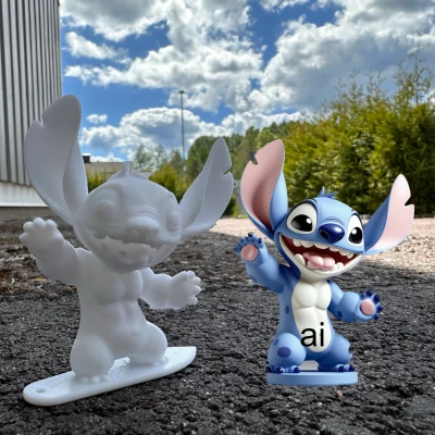 Stitch Lướt Ván - Bạn Đồng Hành Để Bàn