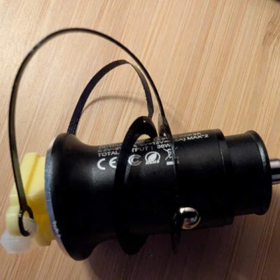 Giá đỡ phích cắm USB trên xe hơi - Sicherung Autosteckdose