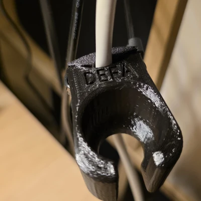 Giá đỡ phích cắm DEFA có kẹp cáp và nêm