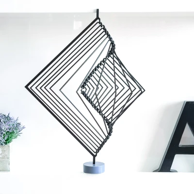 Con quay động học hình vuông ảo diệu