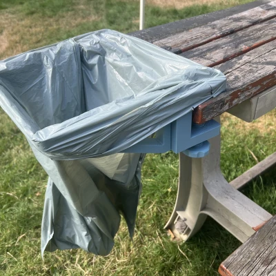 Kẹp Giữ Túi Rác Bàn Picnic