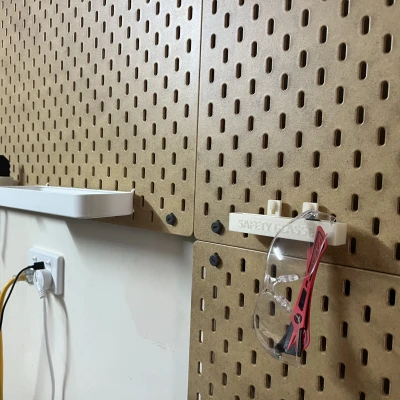 Giá Đỡ Kính Bảo Hộ Cho Ikea Skadis