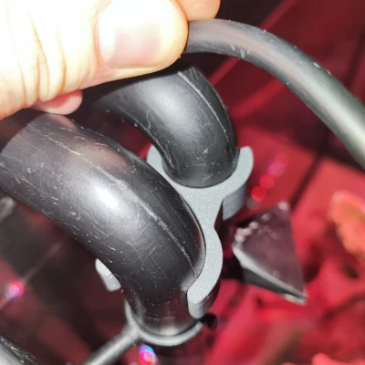 Kẹp ống hồ cá 22/16 mm