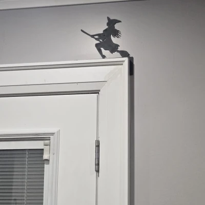 Phù Thủy Halloween Góc Cửa