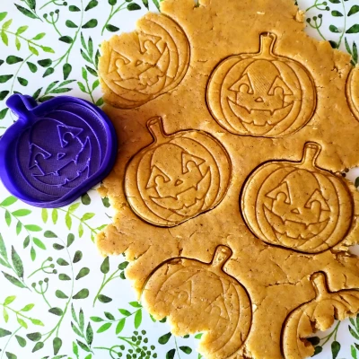 Khuôn Cắt Bánh Quy và Con Dấu Quả Bí Ngô Halloween