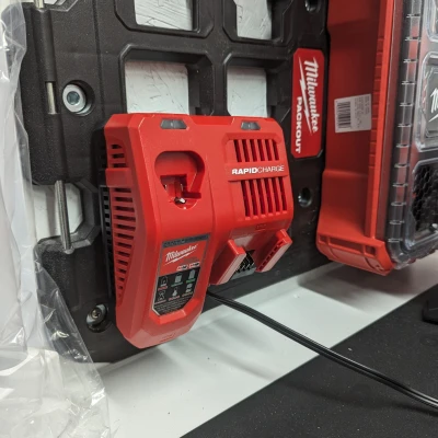 Giá Treo Sạc Nhanh Milwaukee Packout