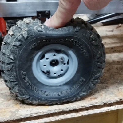 Lỗ độn bánh xe TPU 1.9" cho RC Crawler