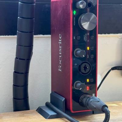 Chân Đế Đứng Cho Focusrite Scarlett 2i2