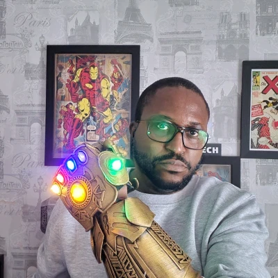 Găng tay Vô cực Thanos Có Thể Đeo Được