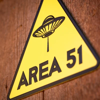 Biển hiệu AREA 51 - Chọn UFO yêu thích của bạn