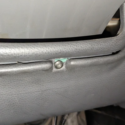 Miếng vá sửa chữa lẫy ốp chân Volvo P80