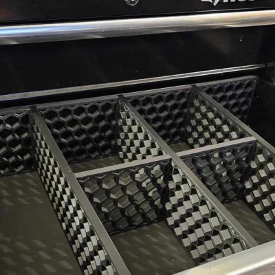 Vách Ngăn Hộc Tủ Đồ Nghề Husky