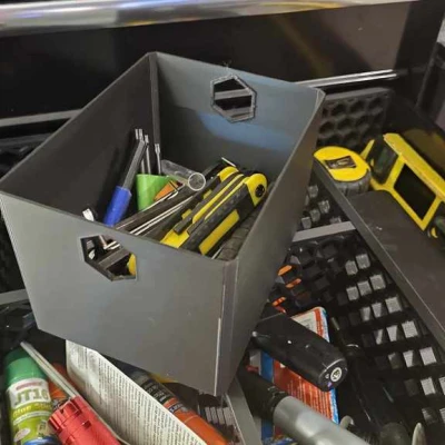 Vách Ngăn Hộc Tủ Đồ Nghề Husky