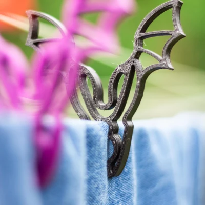 Kẹp Quần Áo Hình Cánh Dơi