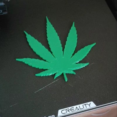 Những Món Đồ: Phiên Bản Cần Sa