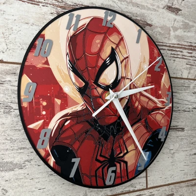 Đồng Hồ Người Nhện (Vẽ bằng sợi nhựa)