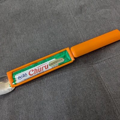 Dụng cụ bóp thức ăn lỏng cho mèo Churu thao tác 1 tay (Tự mang muỗng)