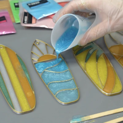 Tạo Cửa Sổ Kính Màu, Bookmark, Biển Hiệu Resin Tuyệt Đẹp