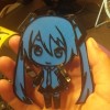 Móc khóa Hatsune Miku in 2 màu (đổi màu) - Thumbnail 1