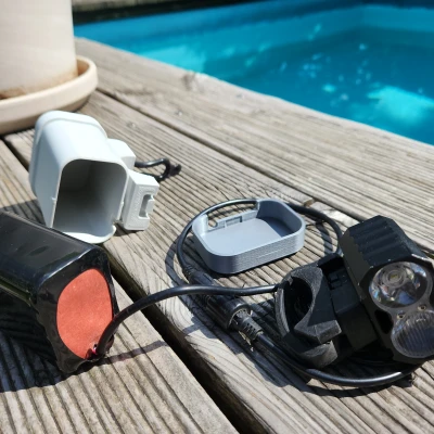 Giá Đỡ Pin Cho Đèn Xe Đạp