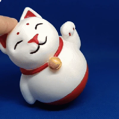 Mèo May Mắn phiên bản "Lắc lư không đổ"