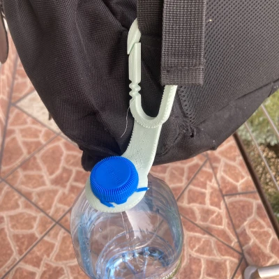 Kẹp Giữ Chai Kiểu Carabiner