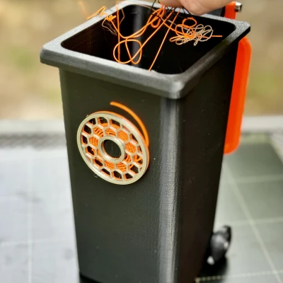 Thùng rác mini để bàn có bánh xe