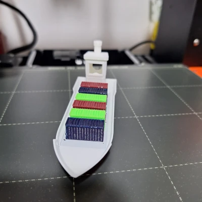 Tàu Container Benchy