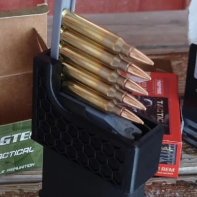 Bộ nạp kẹp tuốt đạn AR-15 được gia cố