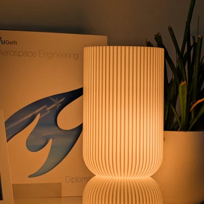 Đèn bàn Minimalistic Corinthian #1