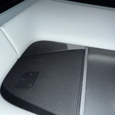 Bộ Giữ Điện Thoại Polestar 4 – Giữ Điện Thoại Của Bạn An Toàn