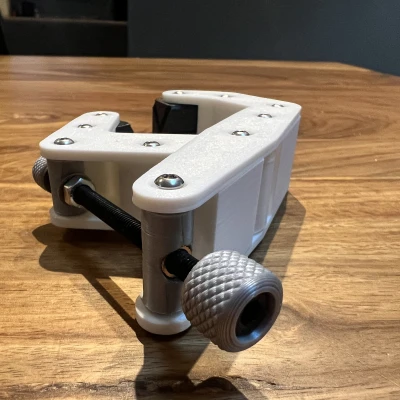 Kẹp Hàm Chống Xoắn (Twist Resistant Jaw Clamp)