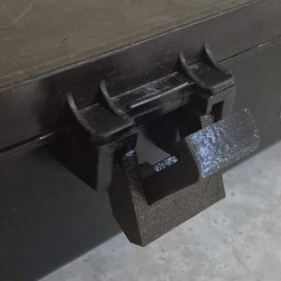 Thay thế bản lề (Hinge replacement)