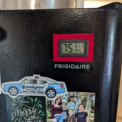 Hộp Hygrometer gắn nam châm nhúng (Embedded Magnets)