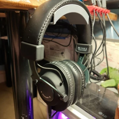 Móc treo tai nghe kẹp mép bàn (Desk edge headphone hanger)